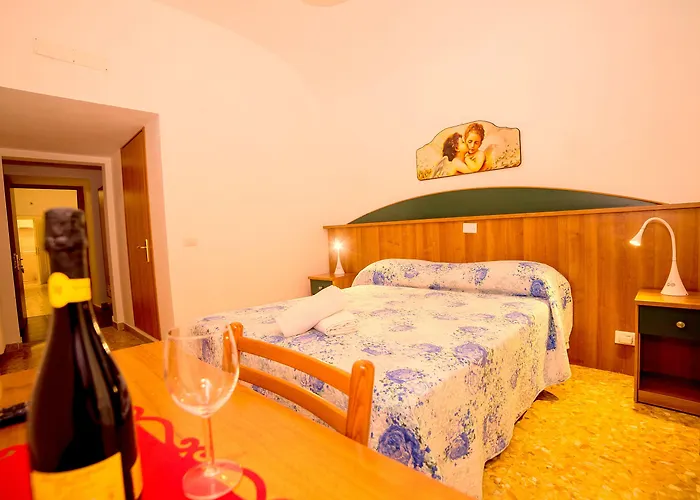 A Casa Simpatia - A Richiesta Parcheggio Gratuito ! Gasthof Rom