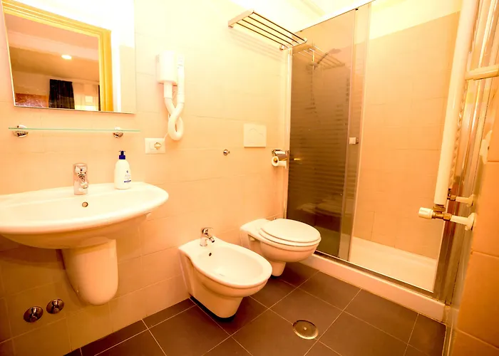 A Casa Simpatia - A Richiesta Parcheggio Gratuito ! Gasthof Rom